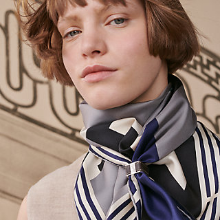 【HERMES】上質なラムスキン Bolduc Sellier スカーフリング 90 HERMES】上質なラムスキン Bolduc Sellier スカーフリング 90
